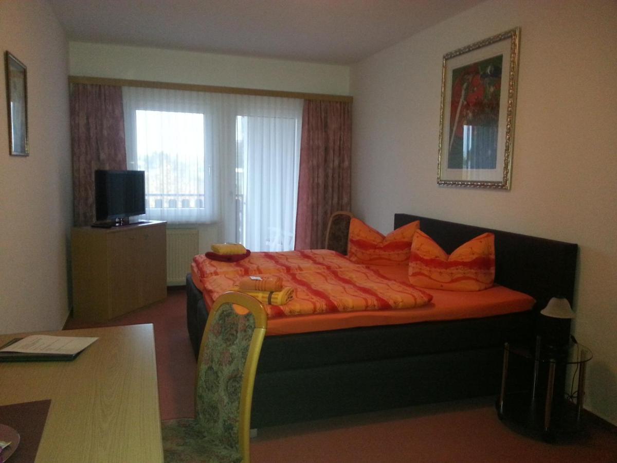 Zur Linde Hotell Ostrau  Eksteriør bilde