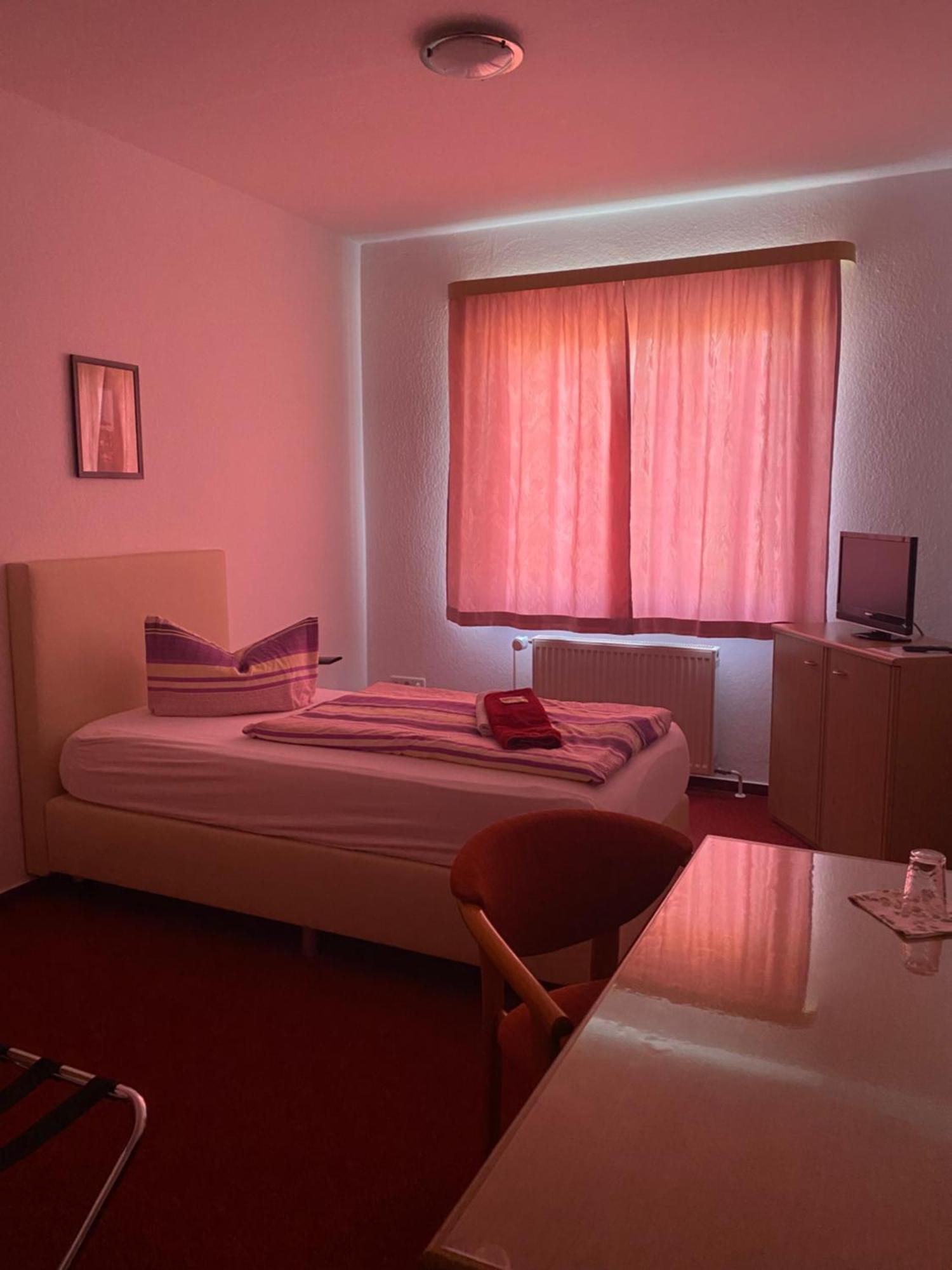 Zur Linde Hotell Ostrau  Eksteriør bilde