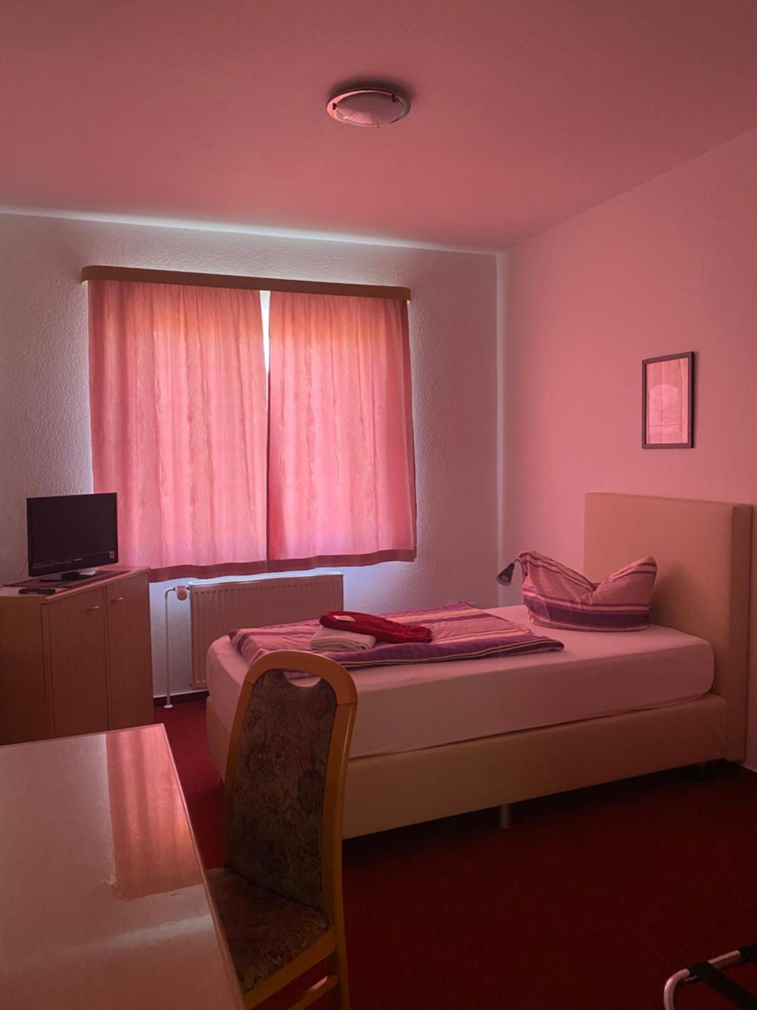 Zur Linde Hotell Ostrau  Eksteriør bilde